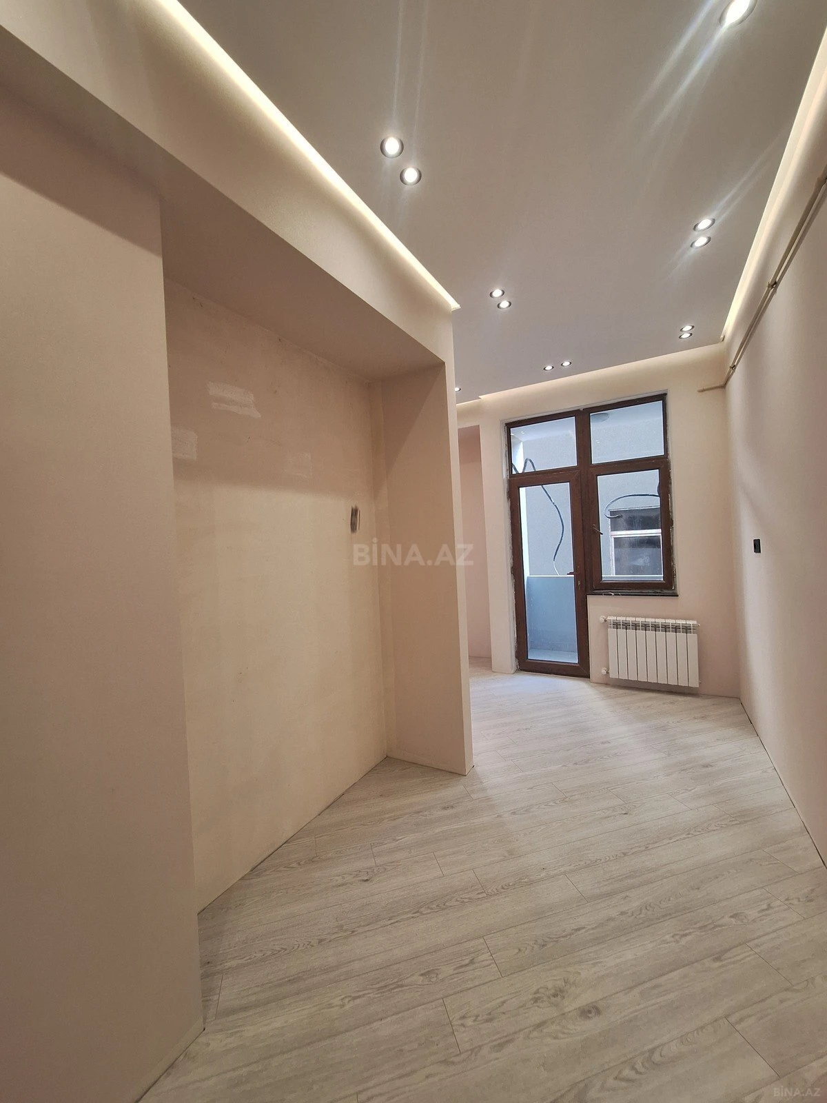 Satılır 2 otaqlı mənzil 70 m²