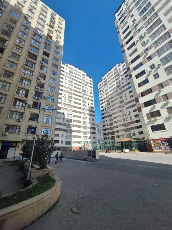 Satılır 2 otaqlı mənzil 70 m²
