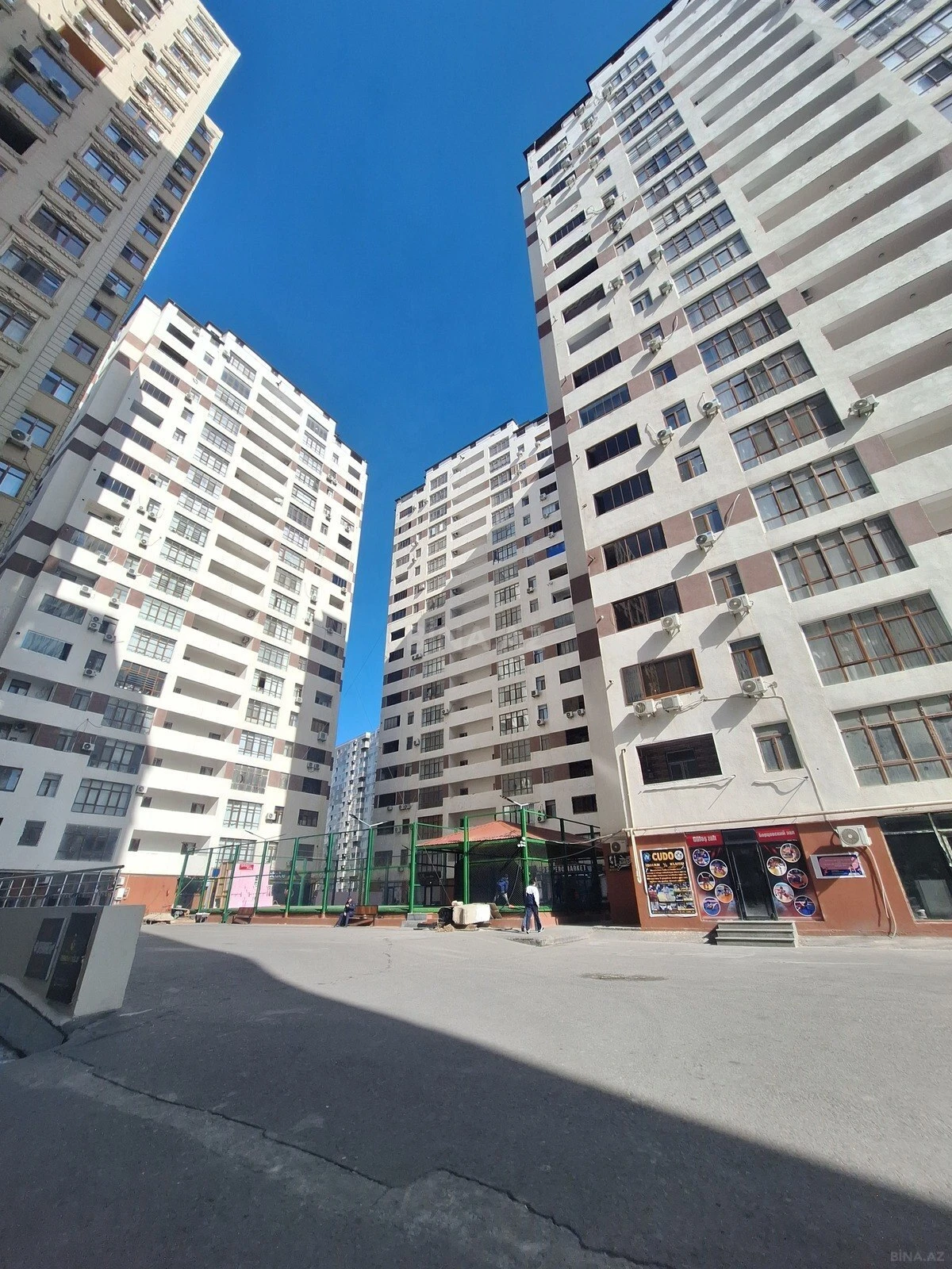 Satılır 2 otaqlı mənzil 70 m²