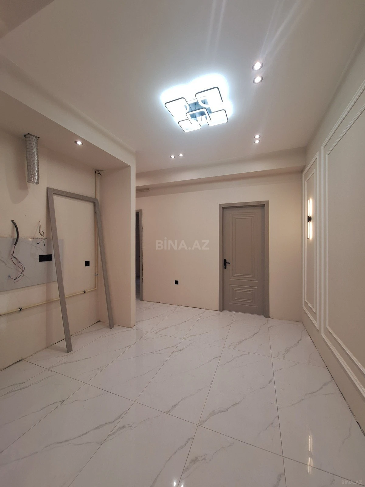 Satılır 2 otaqlı mənzil 70 m²