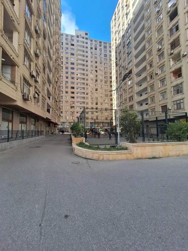 Satılır 2 otaqlı mənzil 70 m²