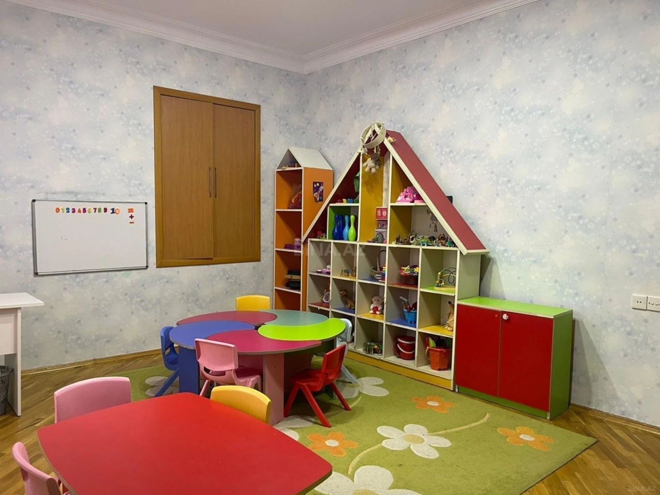 Kirayə verilir obyekt 270 m²