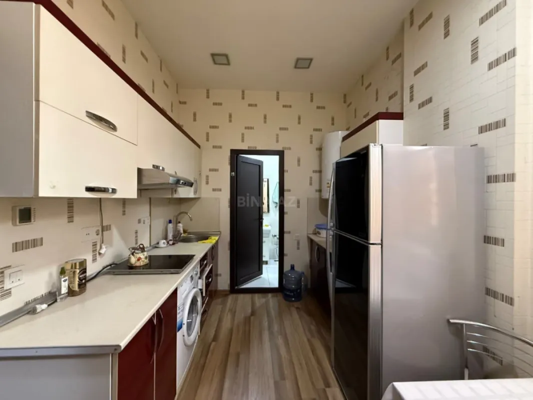 Satılır 10 otaqlı ofis 580 m²