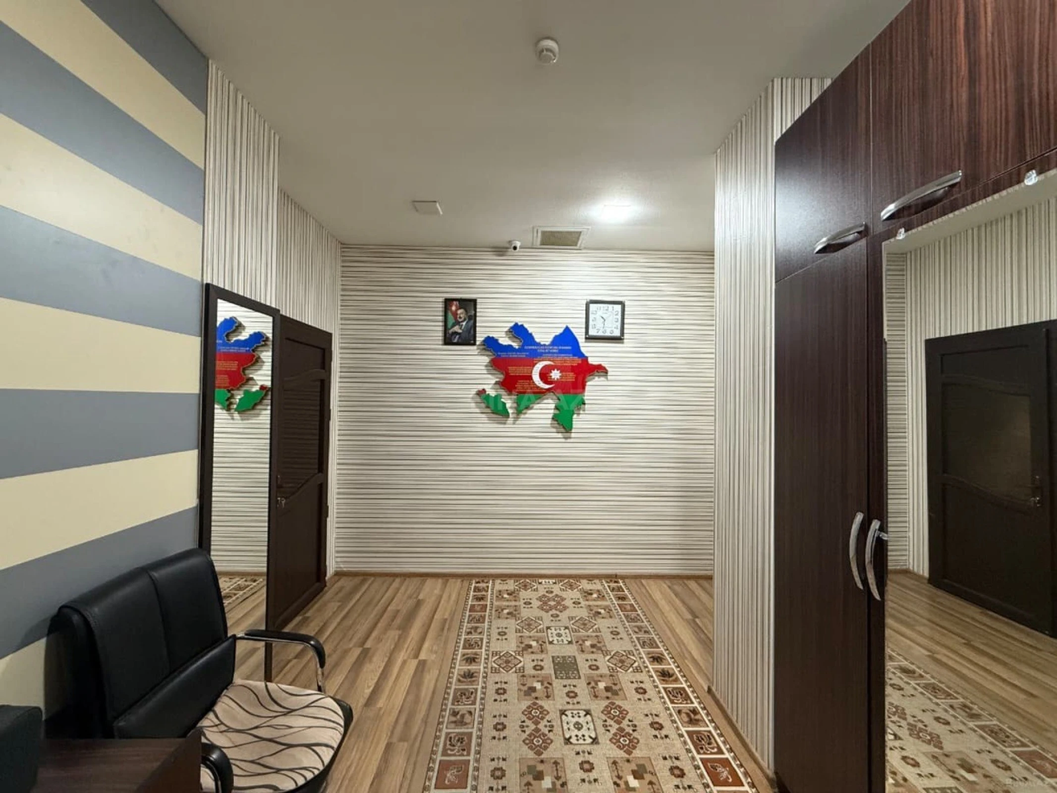 Satılır 10 otaqlı ofis 580 m²