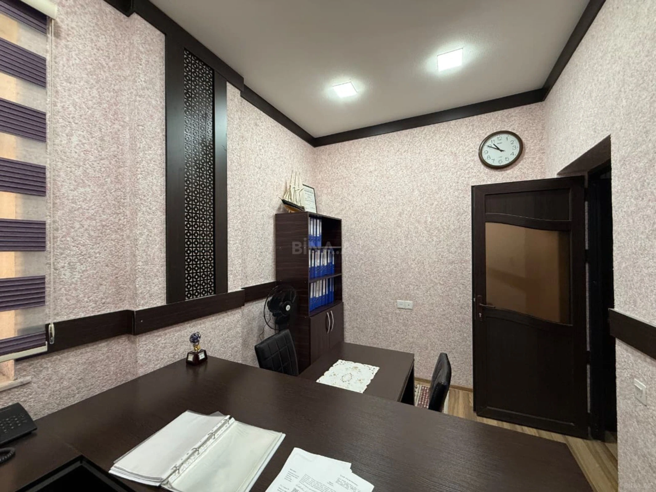 Satılır 10 otaqlı ofis 580 m²