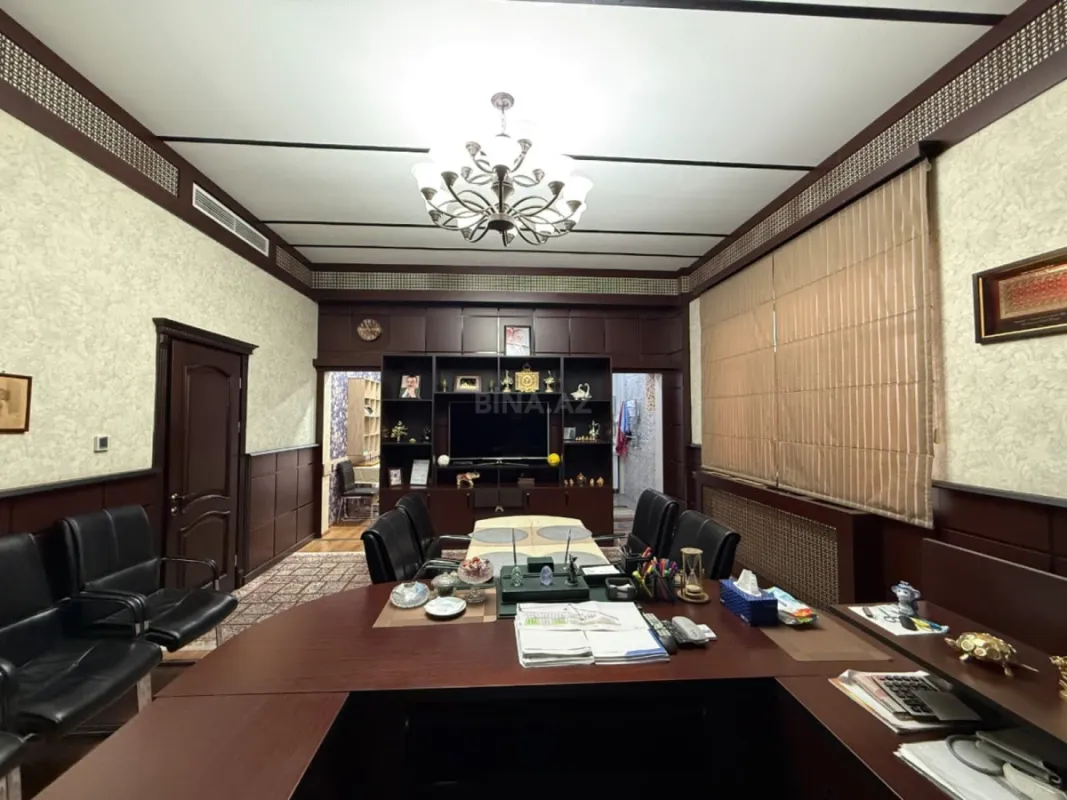 Satılır 10 otaqlı ofis 580 m²