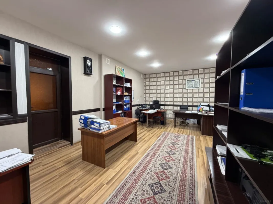 Satılır 10 otaqlı ofis 580 m²