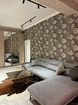Kirayə verilir 2 otaqlı mənzil 80 m²
