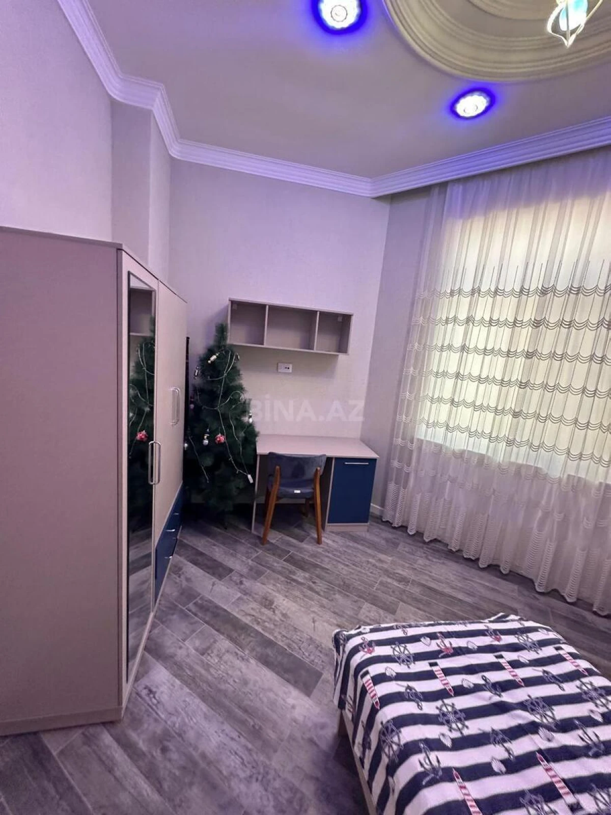 Satılır 6 otaqlı həyət evi 240 m²