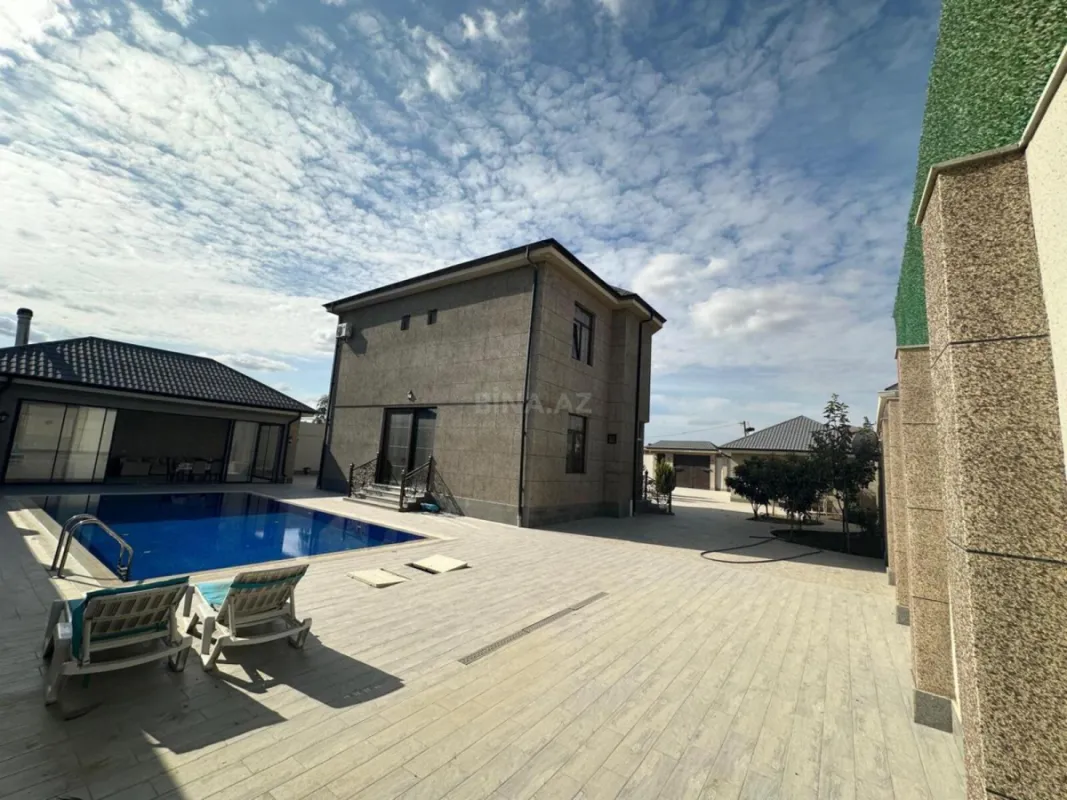 Satılır 6 otaqlı həyət evi 240 m²