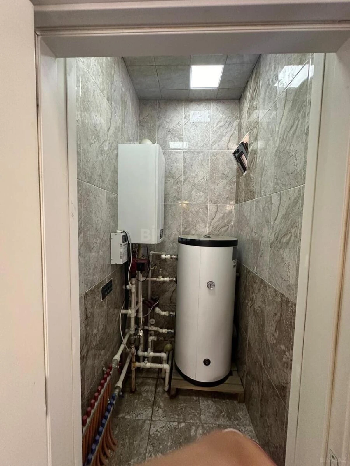 Satılır 6 otaqlı həyət evi 240 m²