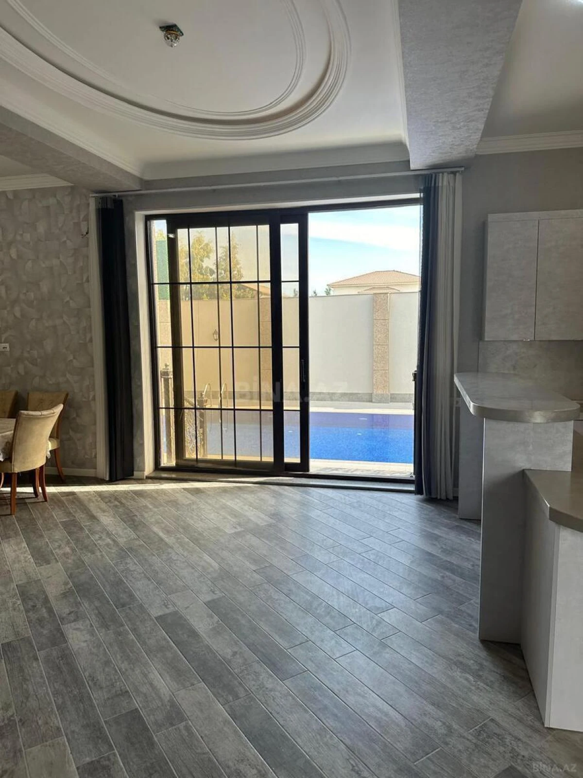 Satılır 6 otaqlı həyət evi 240 m²