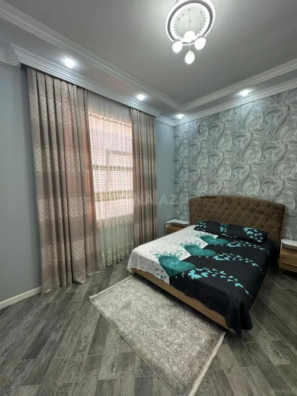 Satılır 6 otaqlı həyət evi 240 m²