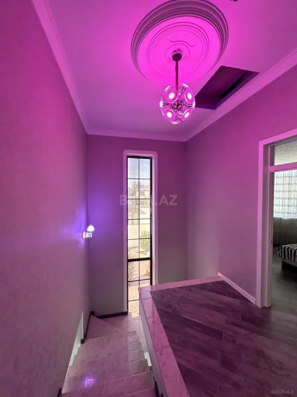 Satılır 6 otaqlı həyət evi 240 m²