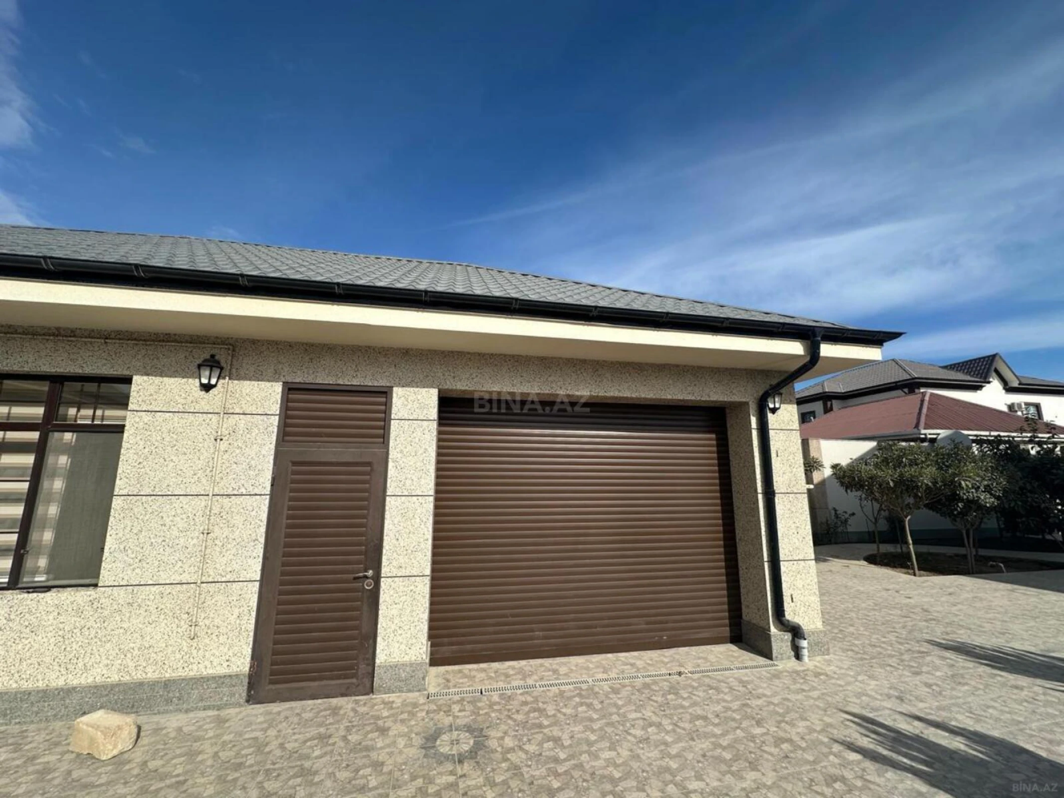 Satılır 6 otaqlı həyət evi 240 m²