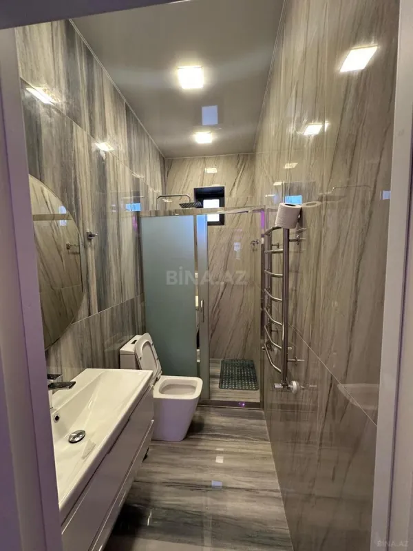 Satılır 6 otaqlı həyət evi 240 m²