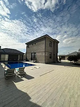 Satılır 6 otaqlı həyət evi 240 m²