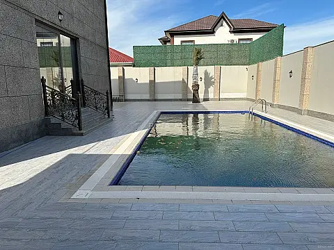 Satılır 6 otaqlı həyət evi 240 m²