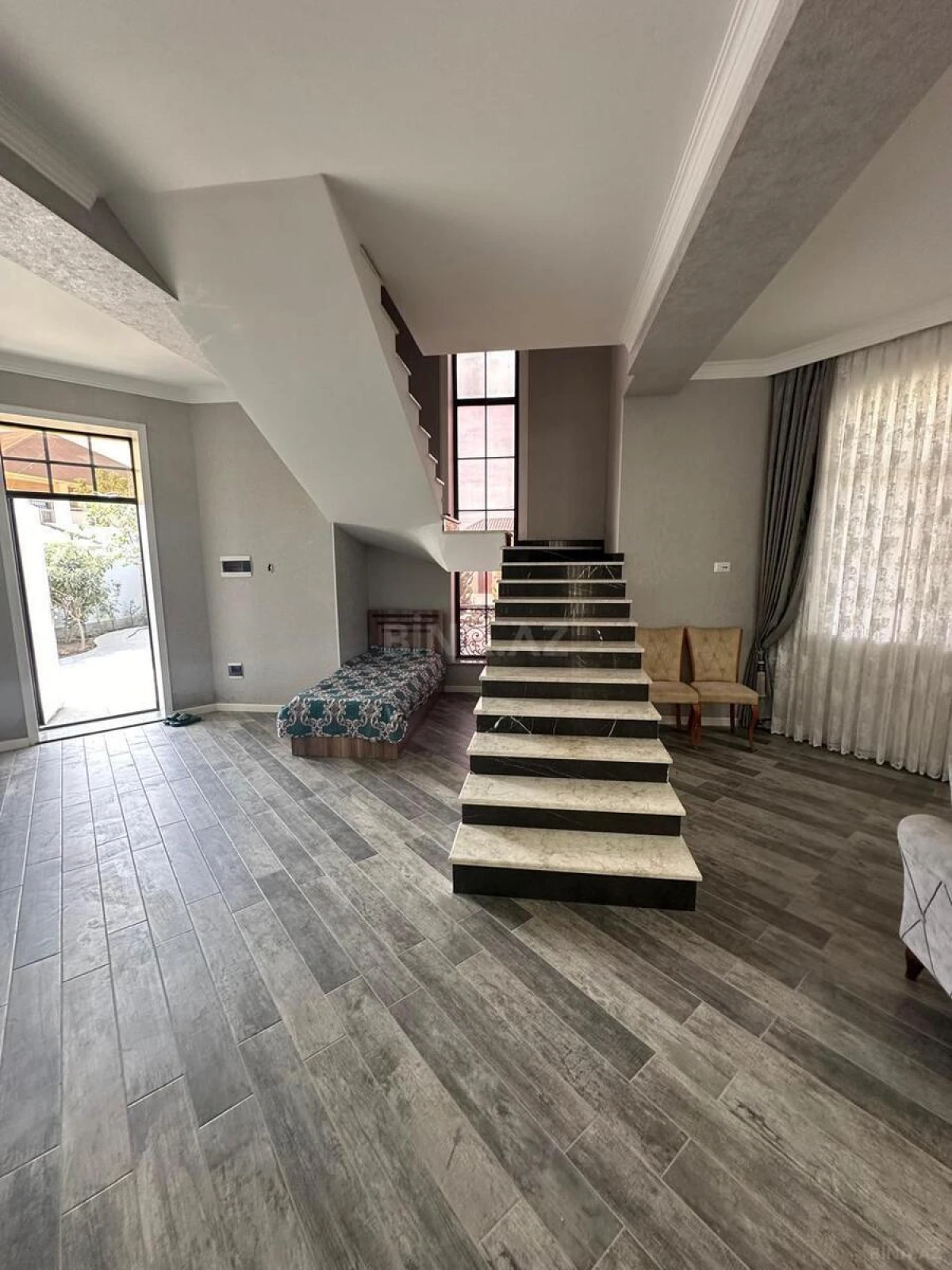 Satılır 6 otaqlı həyət evi 240 m²