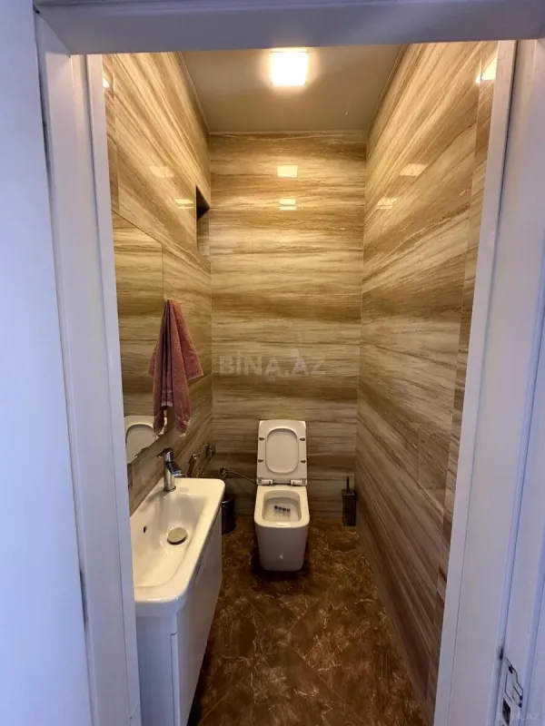 Satılır 6 otaqlı həyət evi 240 m²