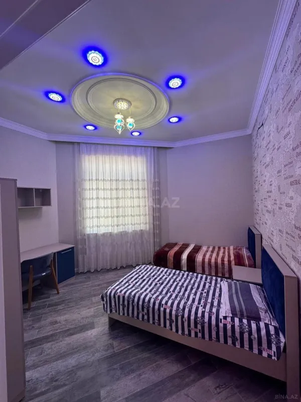 Satılır 6 otaqlı həyət evi 240 m²