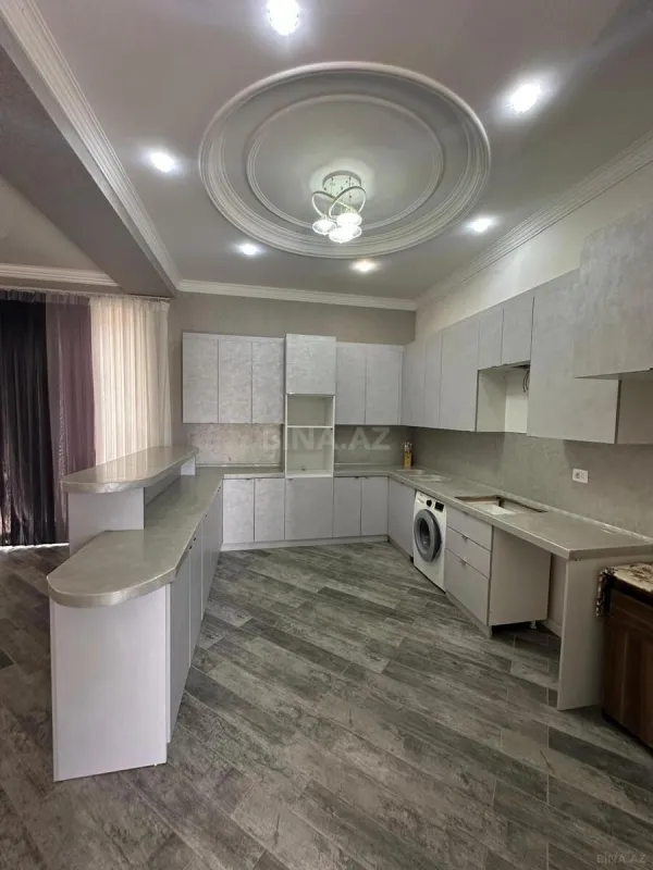 Satılır 6 otaqlı həyət evi 240 m²