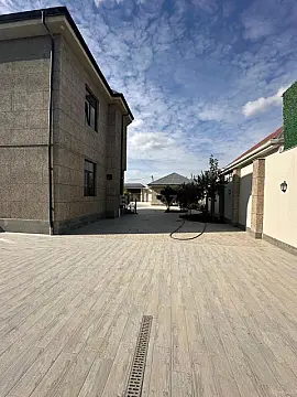 Satılır 6 otaqlı həyət evi 240 m²