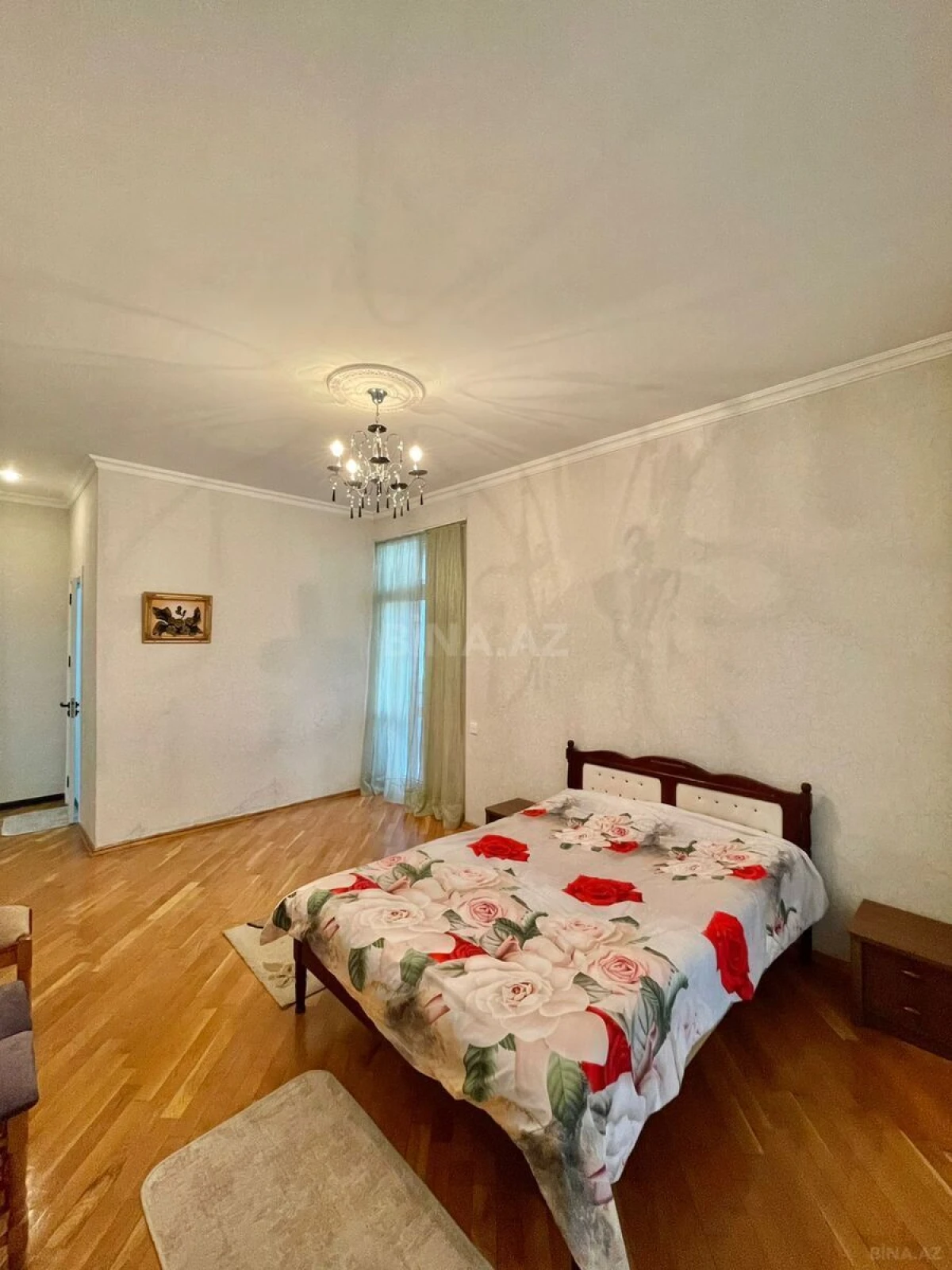 Kirayə verilir 2 otaqlı mənzil 90 m²
