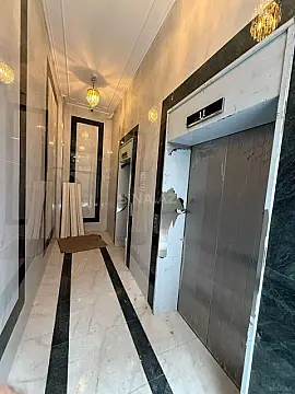 Satılır 4 otaqlı mənzil 118 m²