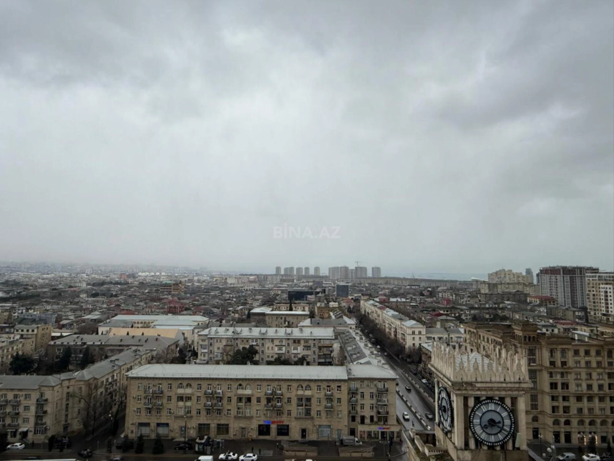 Satılır 4 otaqlı mənzil 118 m²