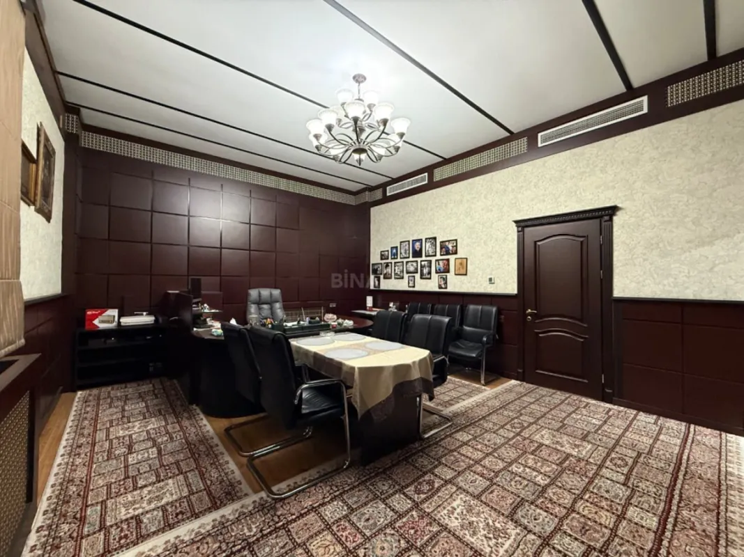 Satılır obyekt 580 m²