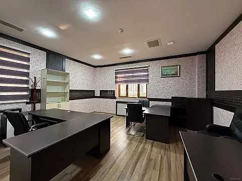 Satılır obyekt 580 m²