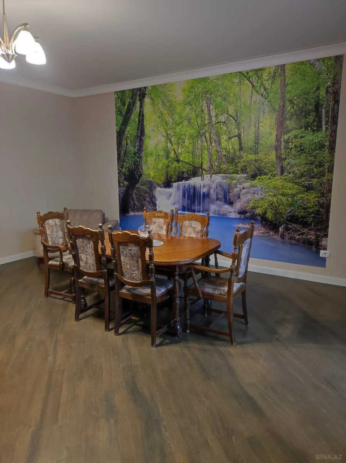 Kirayə verilir 4 otaqlı mənzil 160 m²