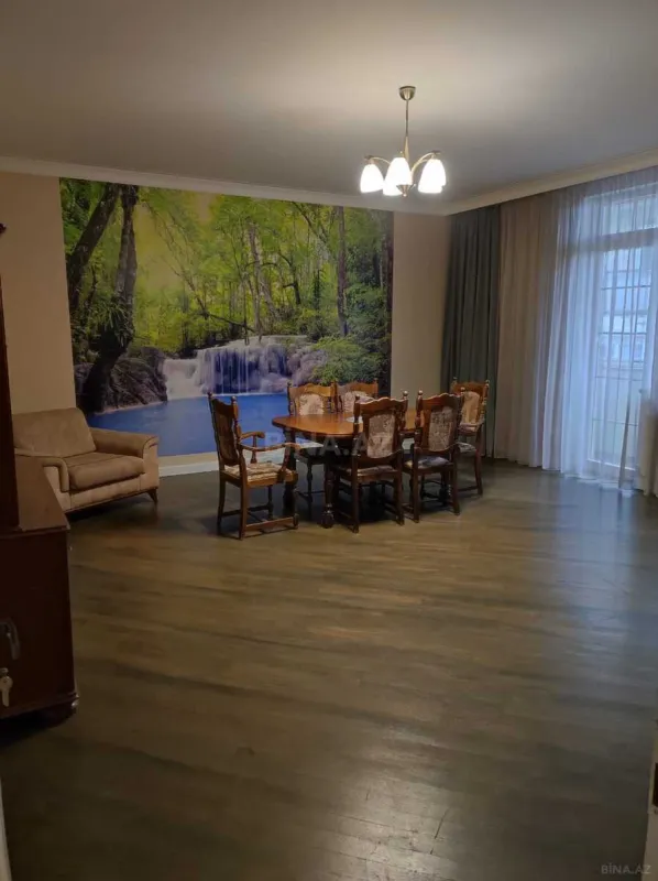 Kirayə verilir 4 otaqlı mənzil 160 m²