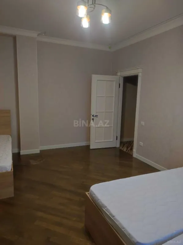 Kirayə verilir 4 otaqlı mənzil 160 m²