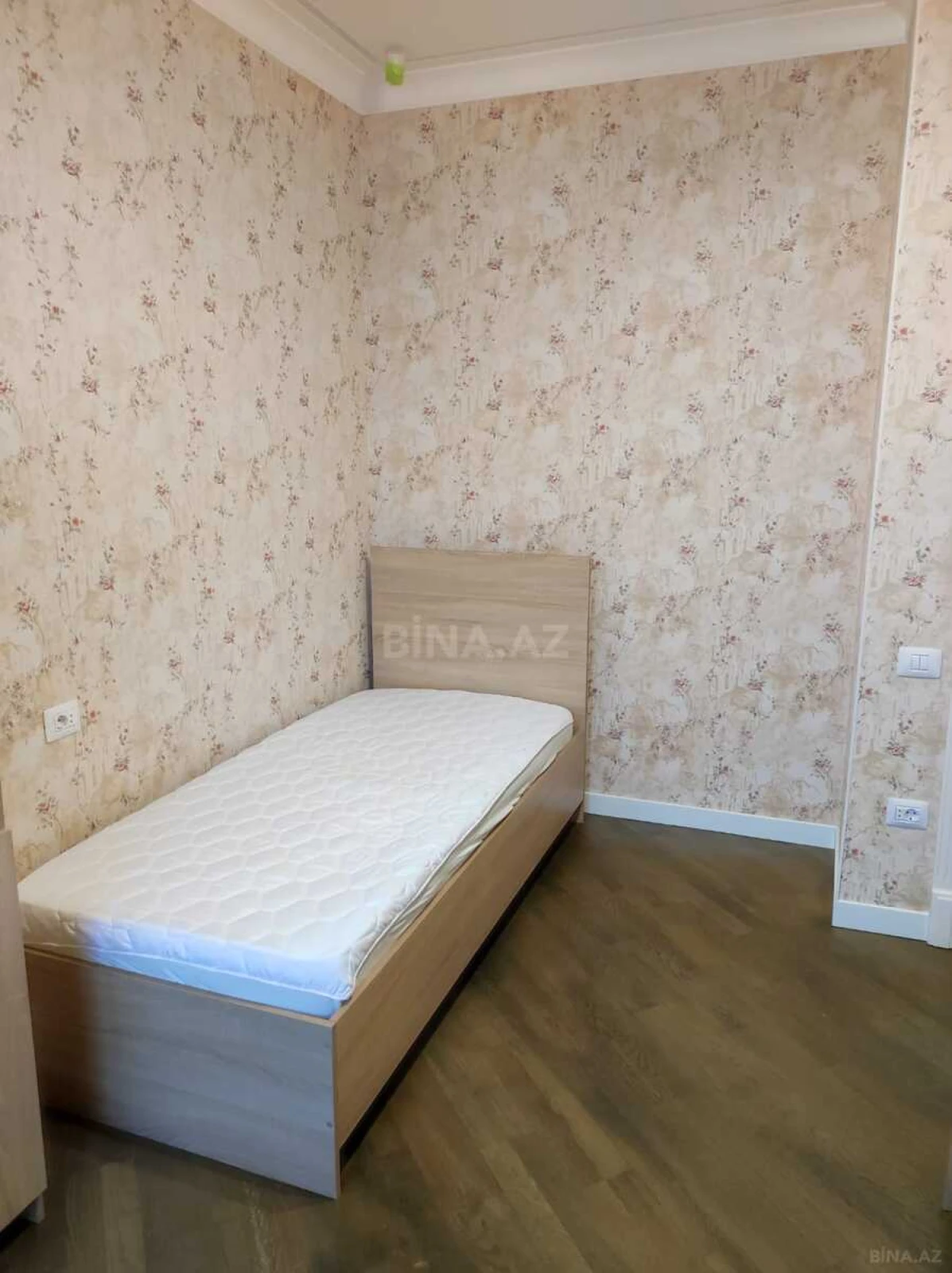 Kirayə verilir 4 otaqlı mənzil 160 m²