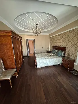 Satılır 4 otaqlı mənzil 186 m²