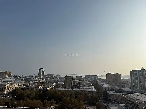 Satılır 4 otaqlı mənzil 186 m²