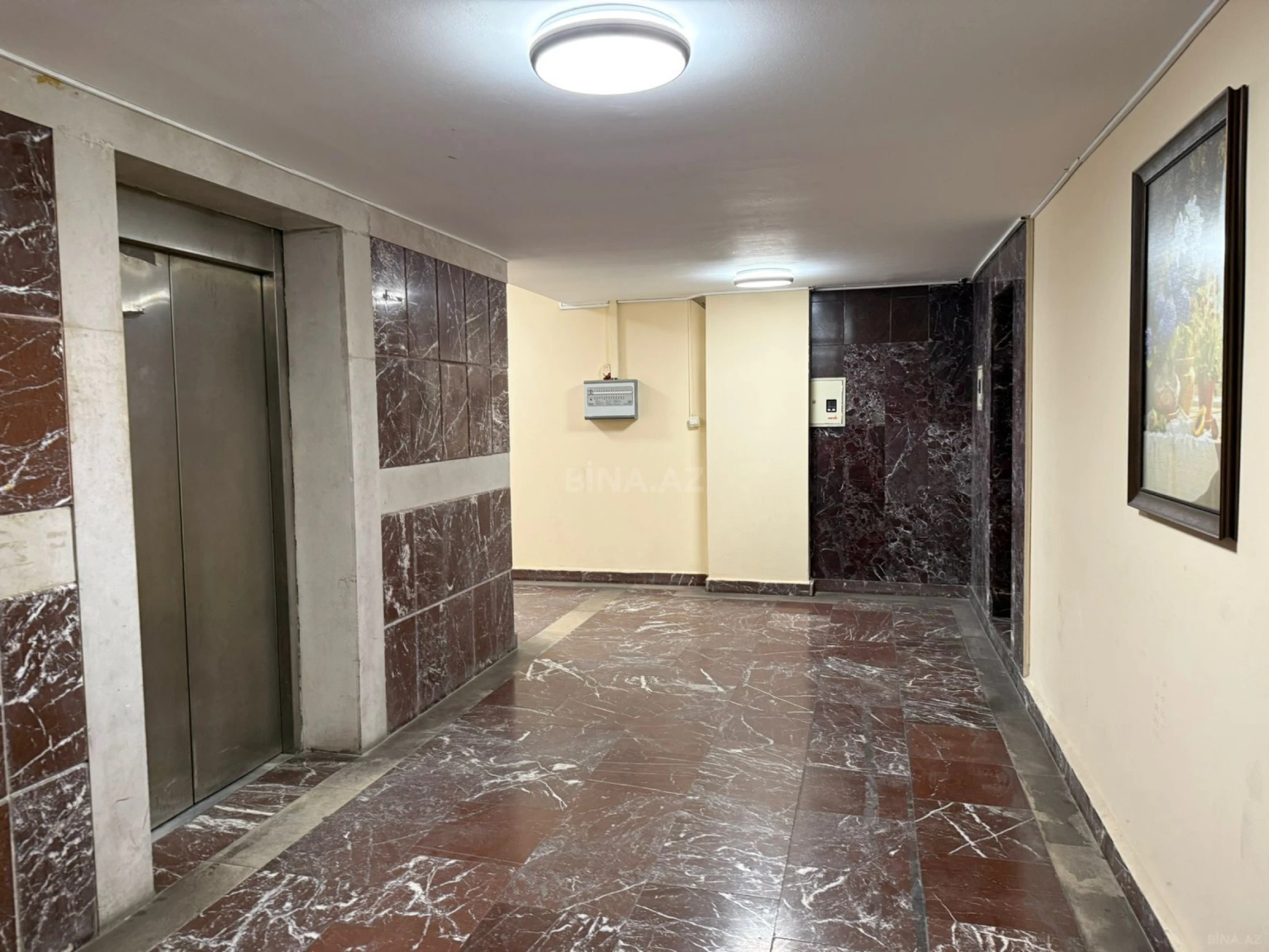 Satılır 4 otaqlı mənzil 186 m²