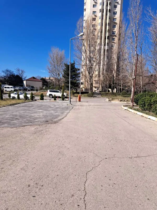 Satılır 4 otaqlı ofis 86 m²