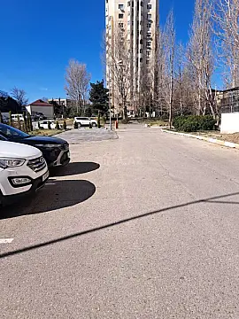 Satılır 4 otaqlı ofis 86 m²