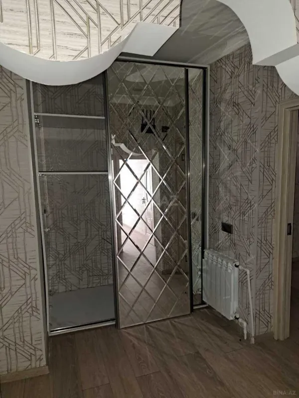 Satılır 4 otaqlı ofis 86 m²