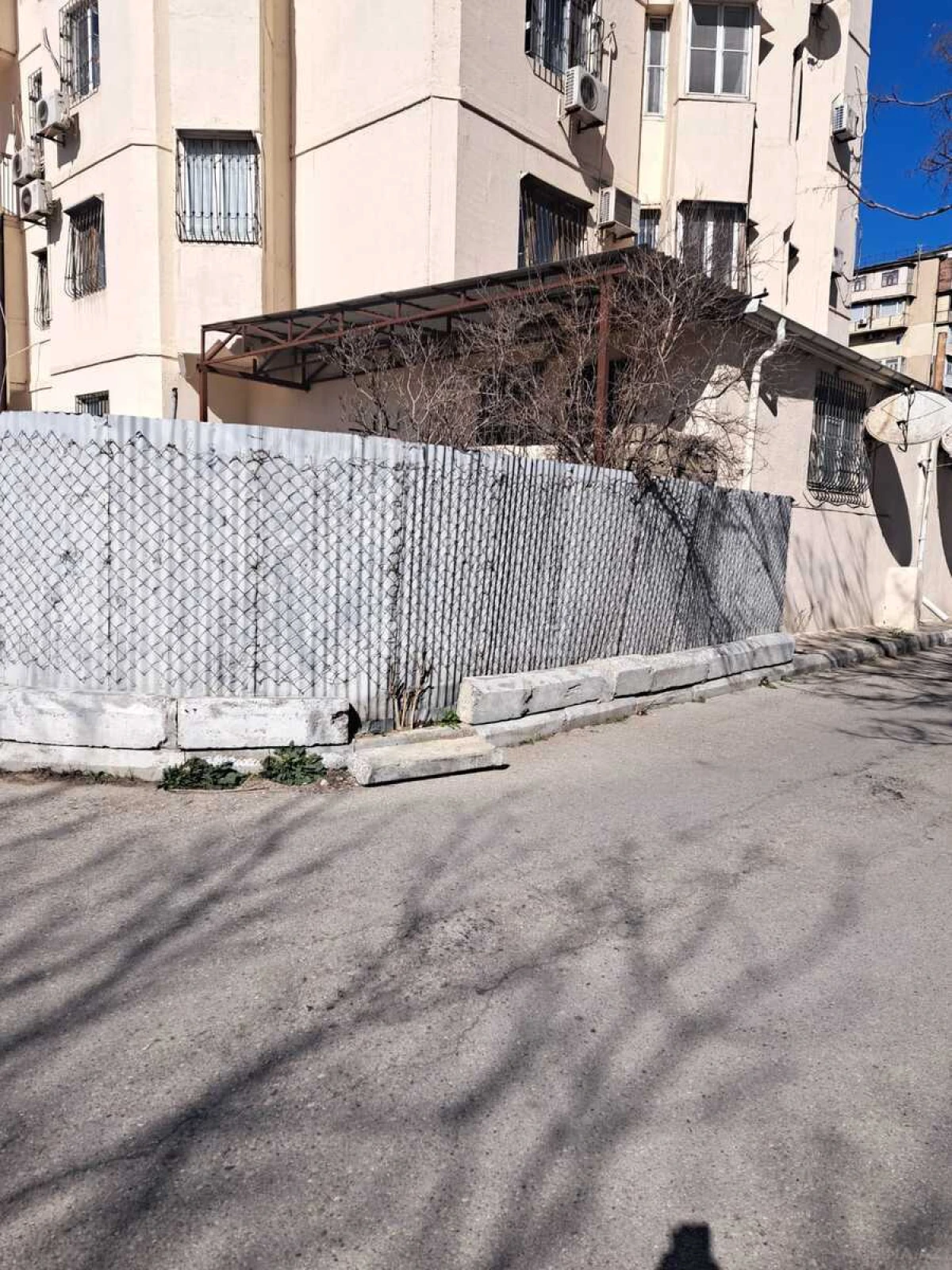 Satılır 4 otaqlı ofis 86 m²