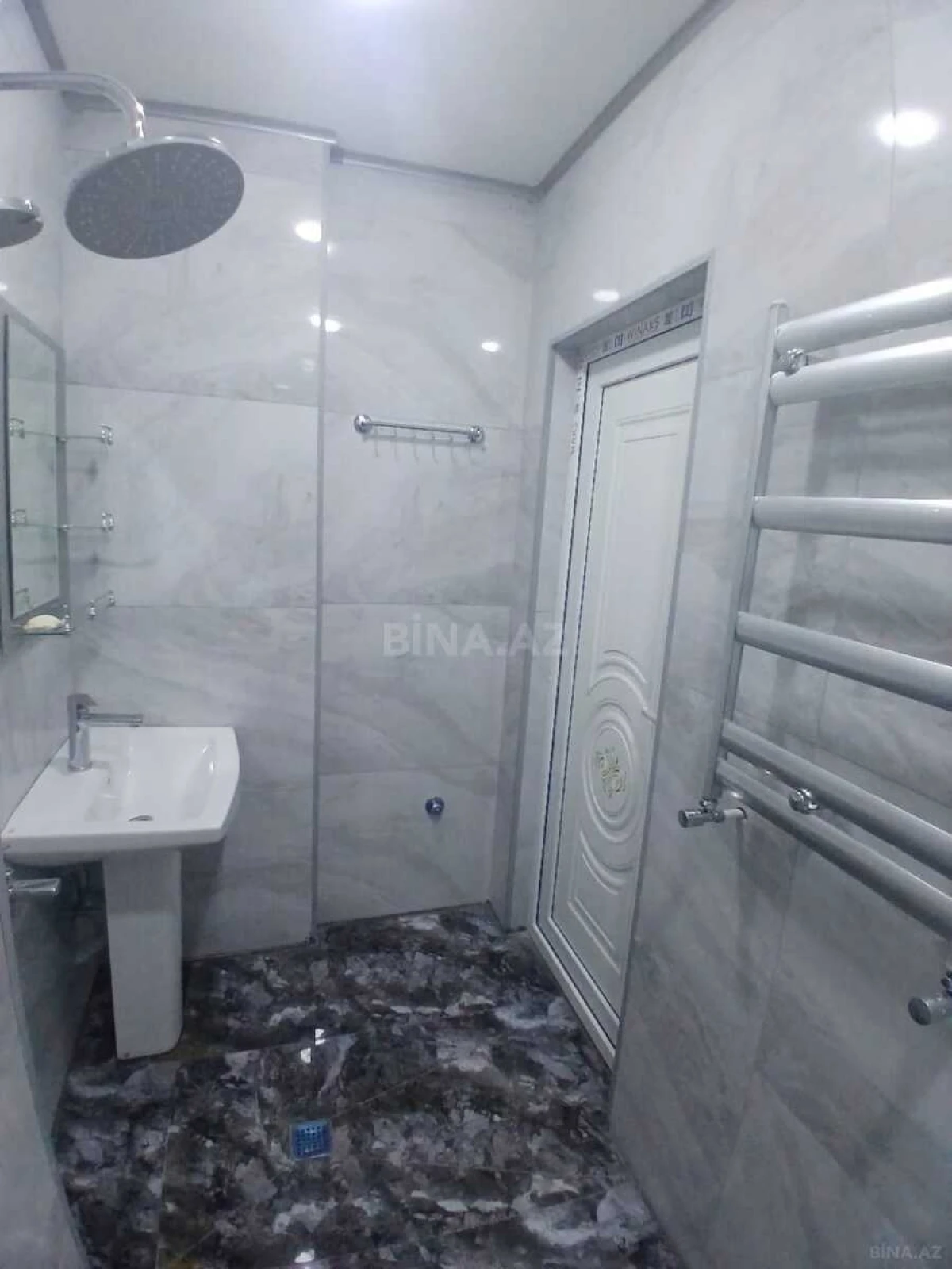 Kirayə verilir 2 otaqlı mənzil 60 m²