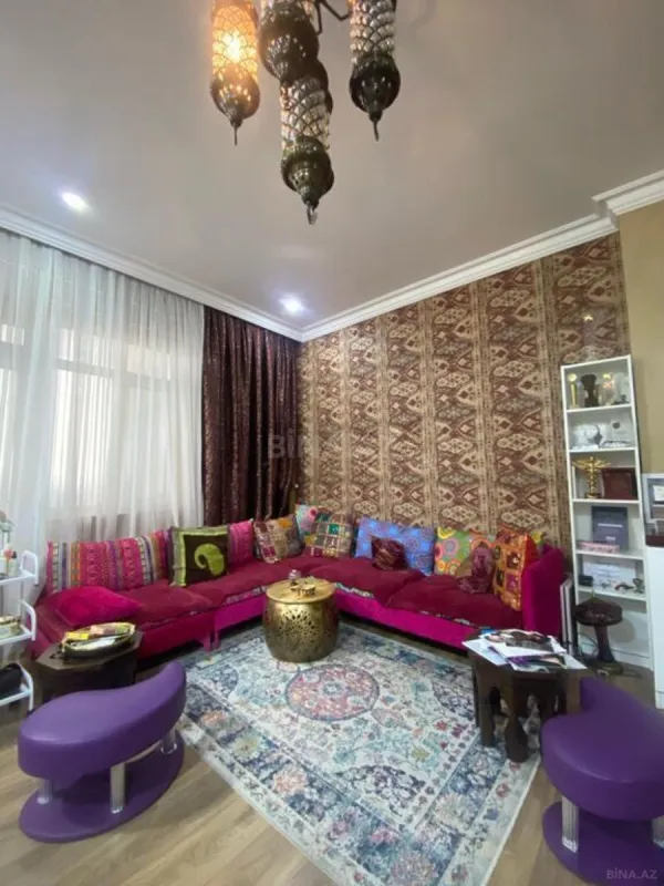 Satılır 4 otaqlı mənzil 160 m²