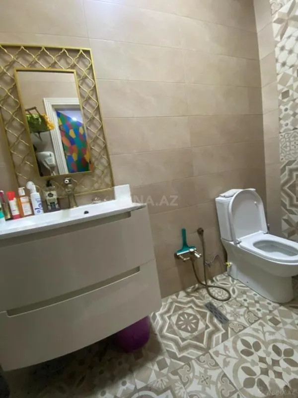 Satılır 4 otaqlı mənzil 160 m²