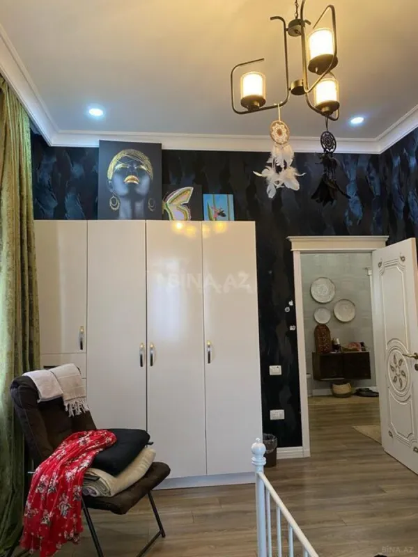 Satılır 4 otaqlı mənzil 160 m²