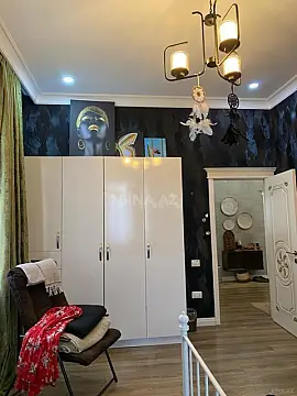 Satılır 4 otaqlı mənzil 160 m²