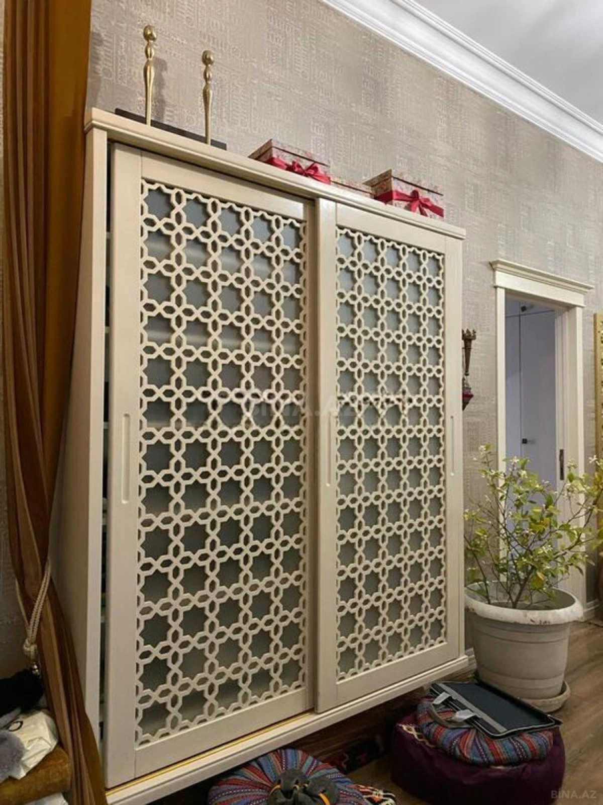 Satılır 4 otaqlı mənzil 160 m²