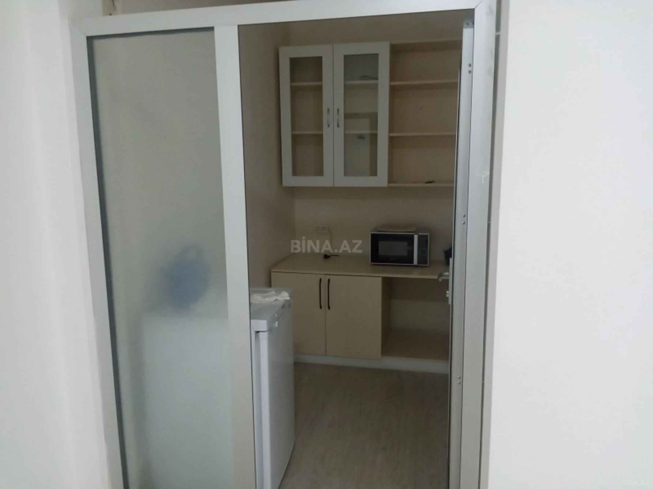 Kirayə verilir 1 otaqlı ofis 50 m²